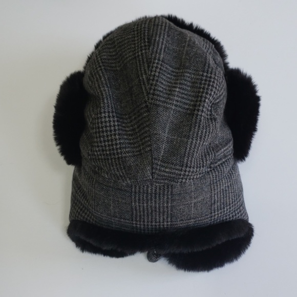Stewart of Scotland Wool Blend Faux Fur Bomber Hat - Picture 3 of 6